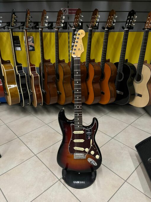 FENDER AMERICAN PROFESSIONAL II STRATOCASTER RW 3 COLOR SUNBURST - B STOCK