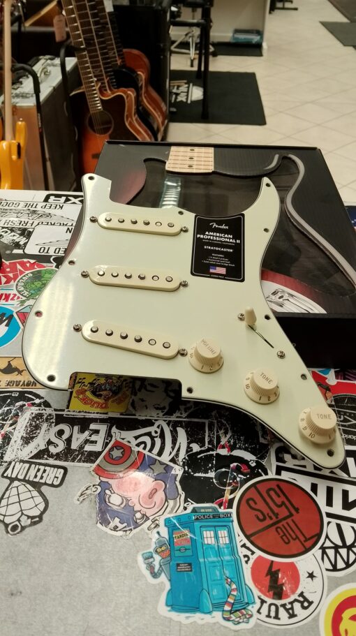 FENDER SET PICKUP V MOD II + BATTIPENNA - USATO