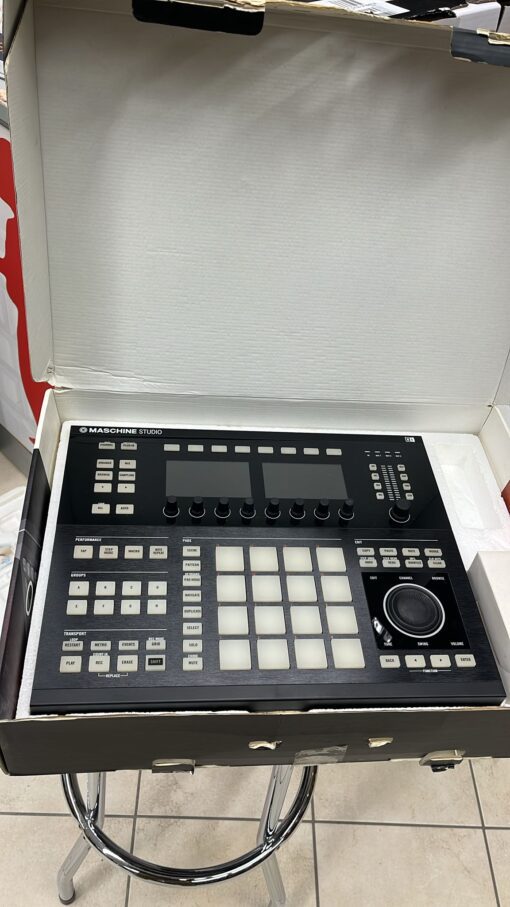 NATIVE INSTRUMENTS MASCHINE STUDIO - USATO